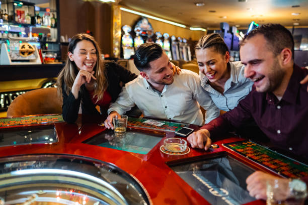 mak toto77 mobile app showing Dream Gaming table on smartphone screen